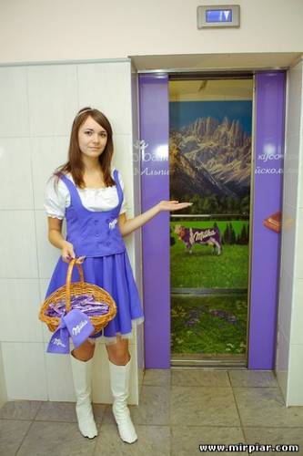 реклама в лифтах